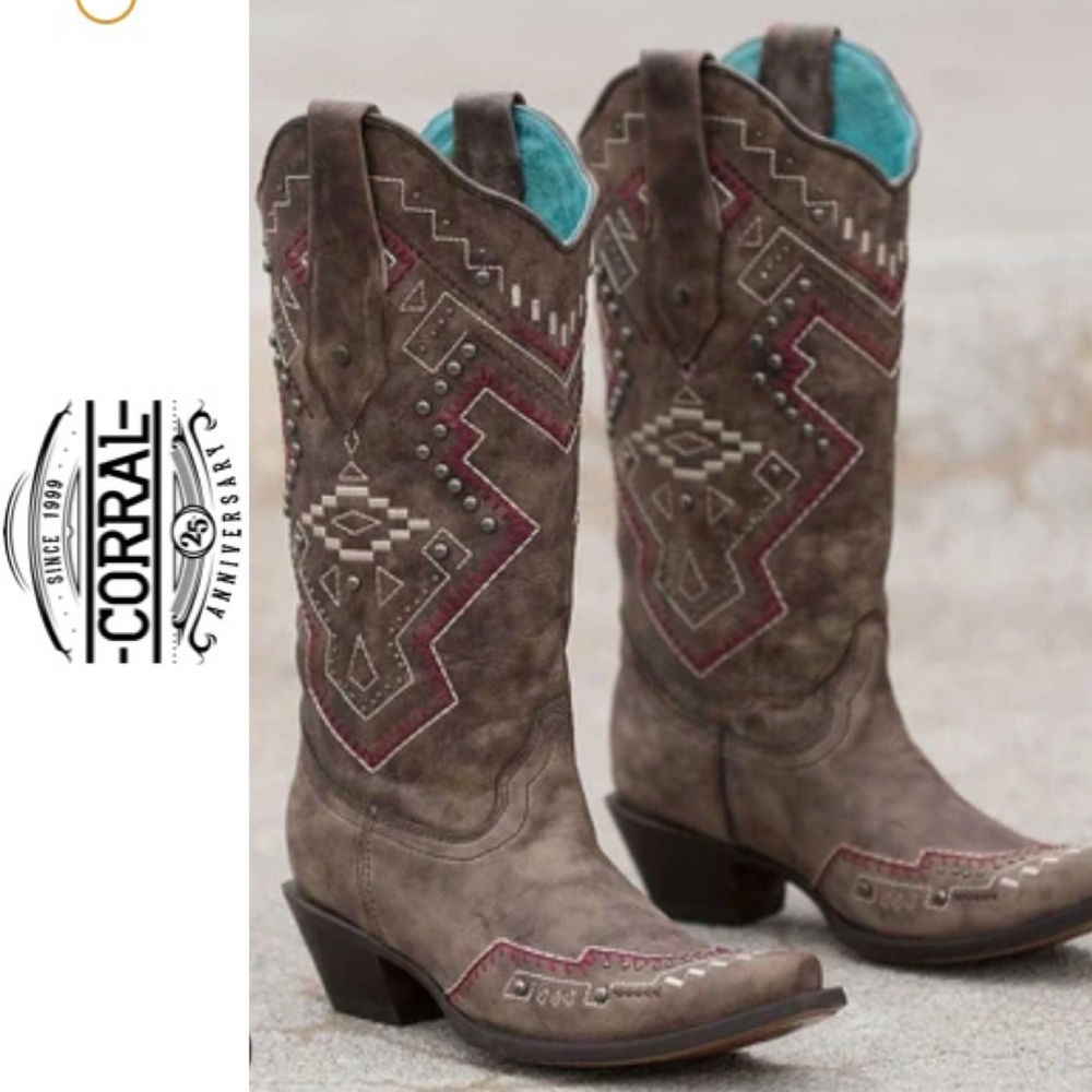 Corral Vintage Series Studded Boots C2945